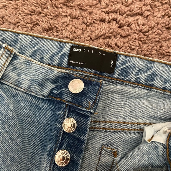 Asos mid rise light wash straight leg Jean - Picture 3 of 3